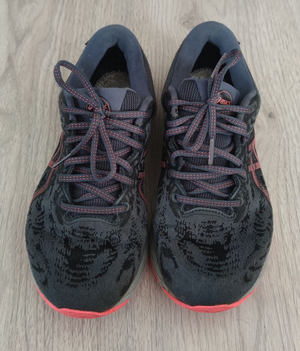 Asics goretex lenkkarit koko 40