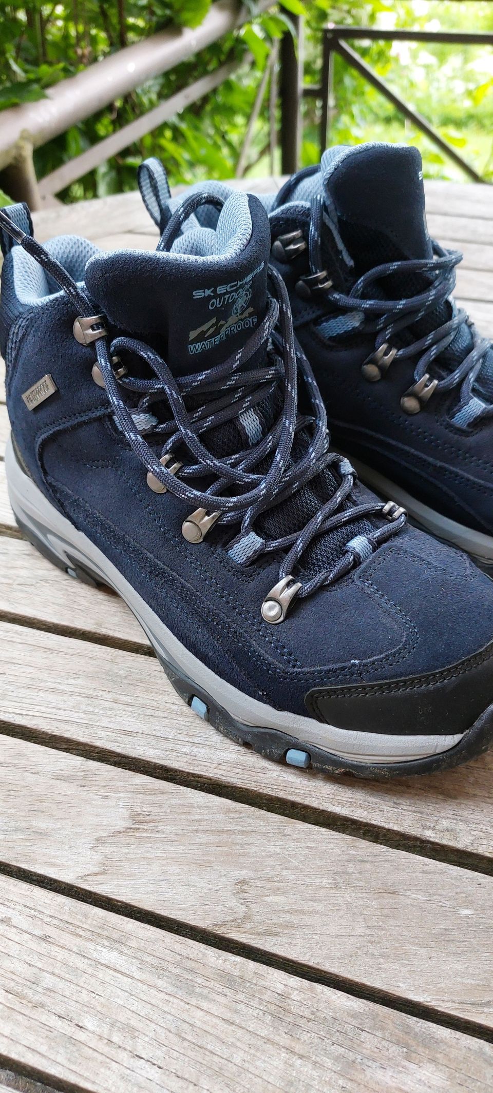 Skechers waterproof lenkkarit koko 37