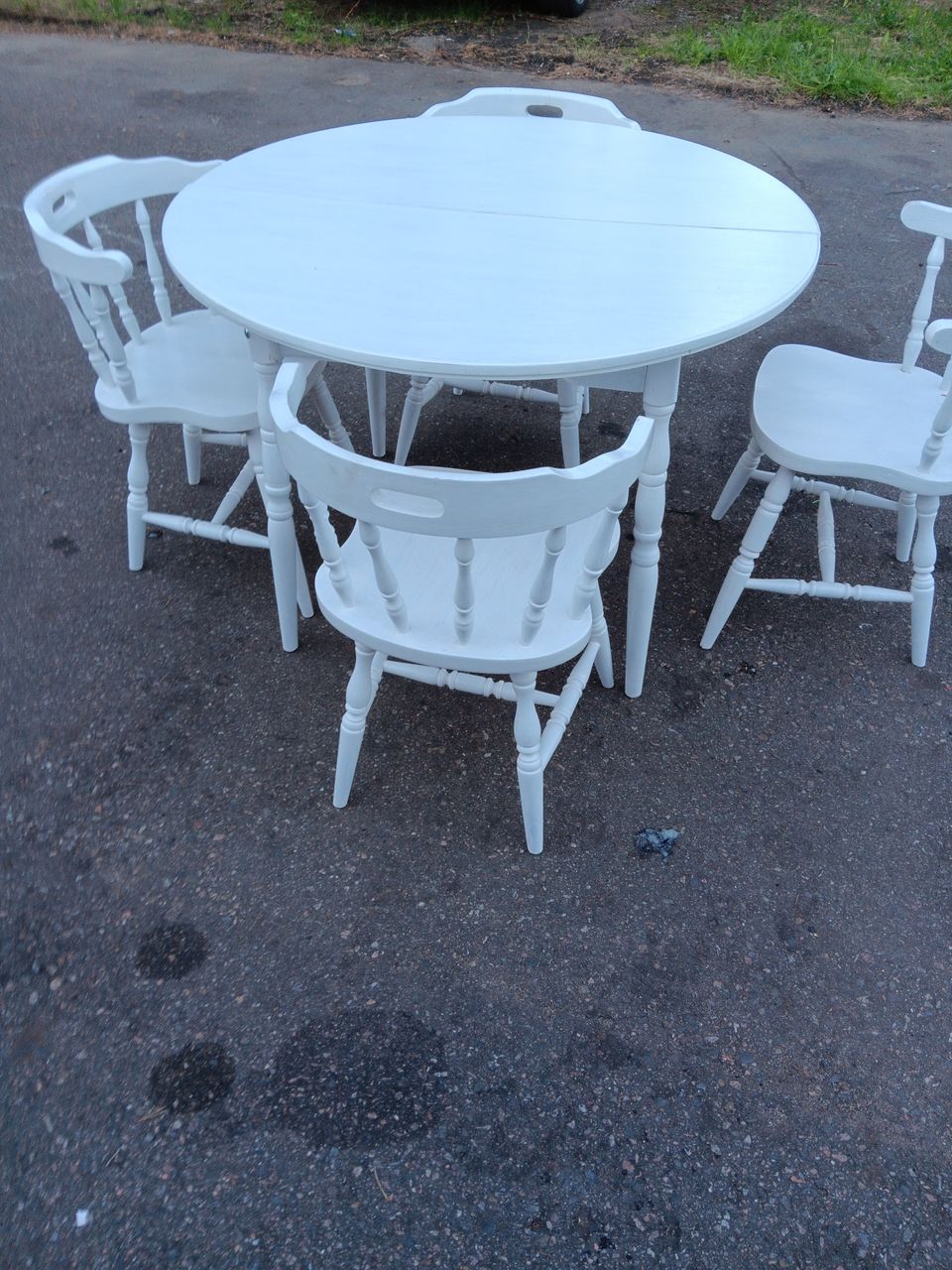 Bonanza tuolit ja pöytä