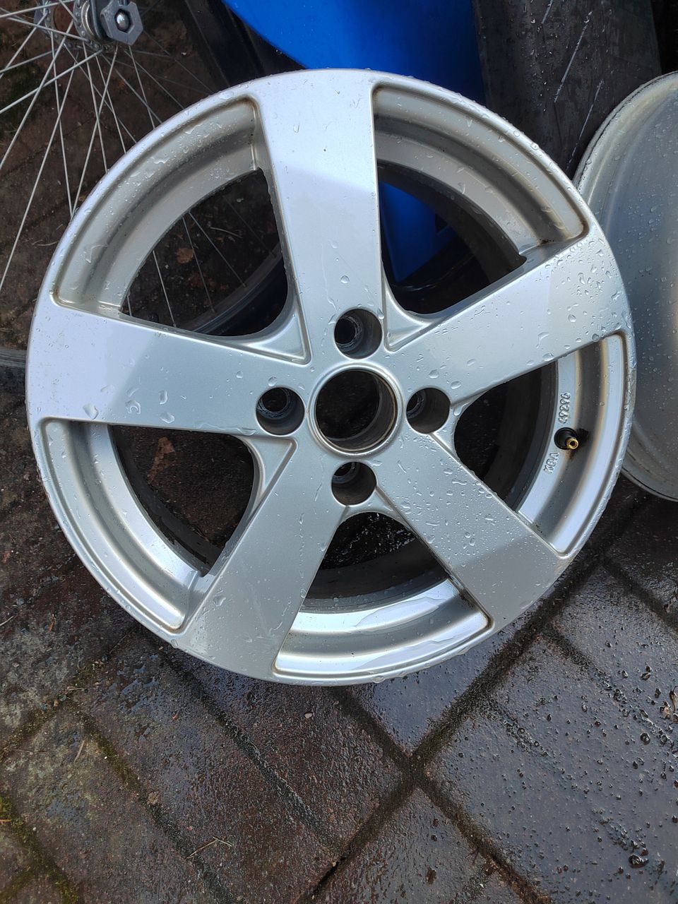 Erittäin siistit 16" 4x108 aluvanteet peugeot citroen audi volvo