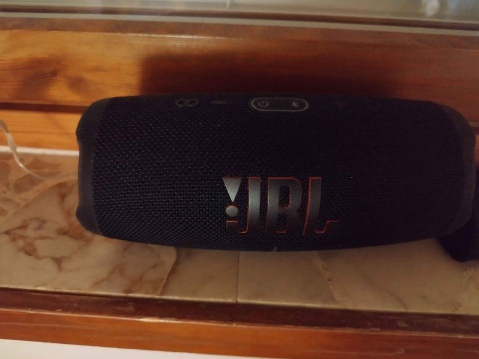 JBL Charge 5