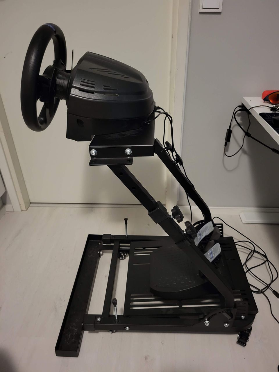 Thrustmaster T300 RS + GT Omega Classic teline