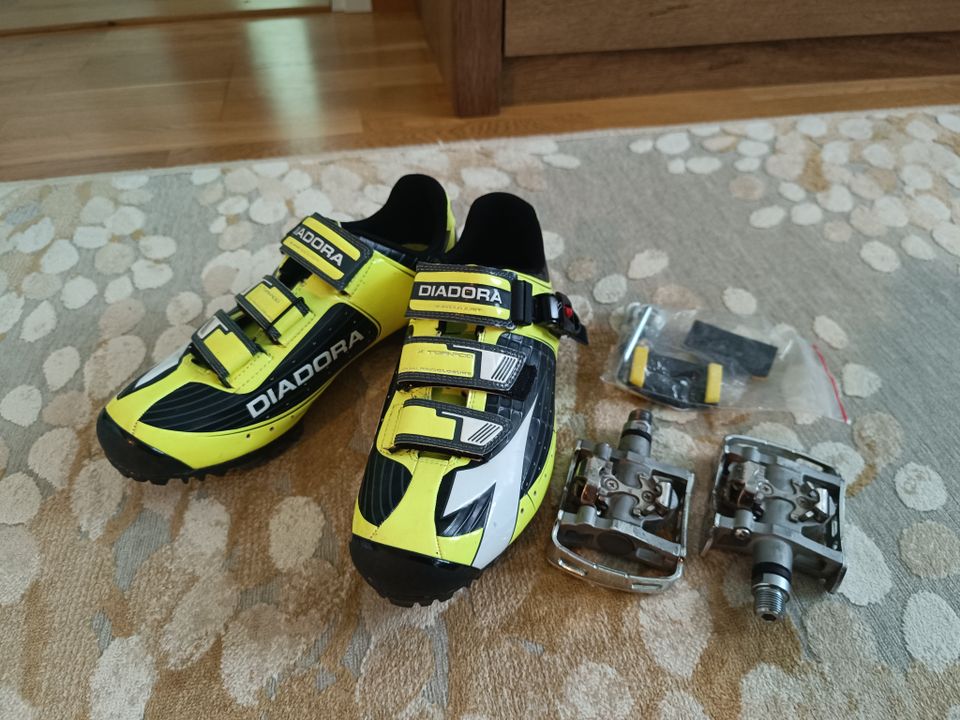 Diadora klossikengät + Shimano kombipolkimet