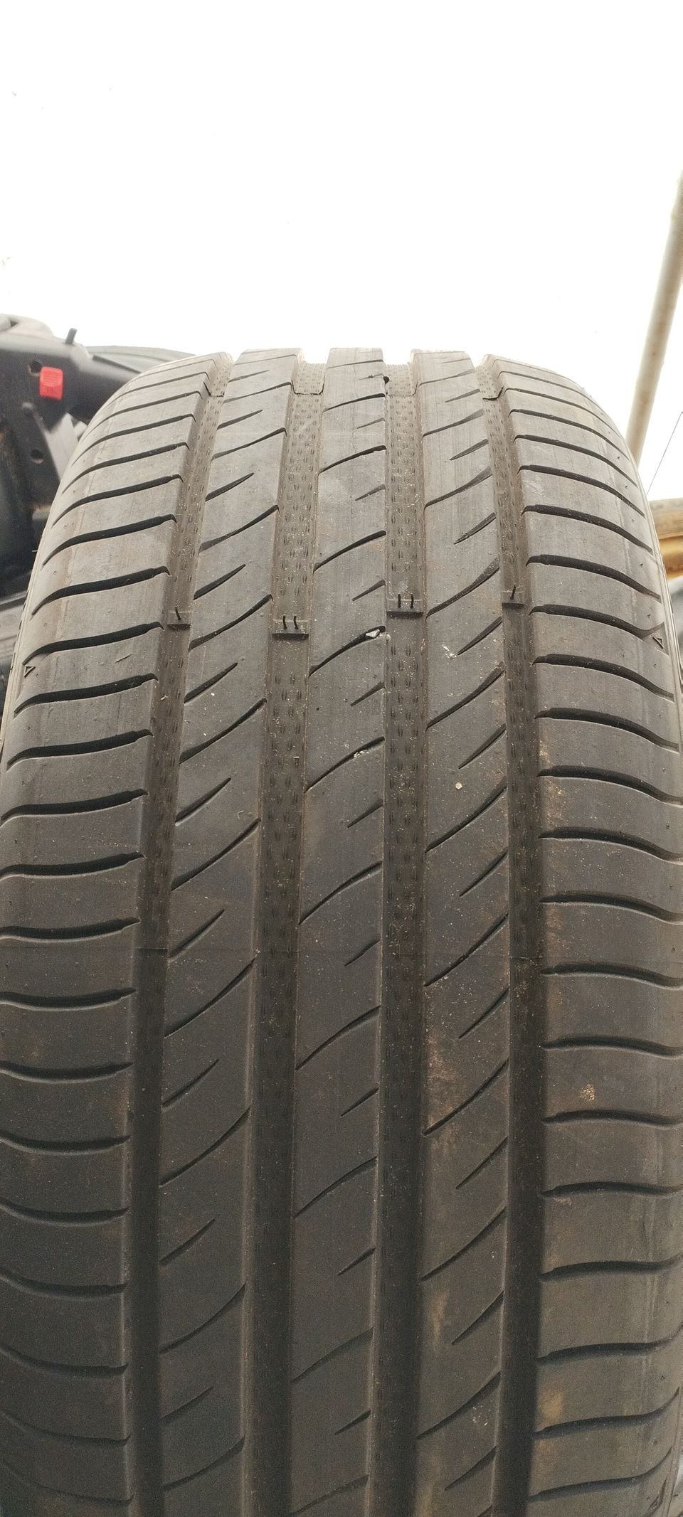 Uudet 225/40R18 delinte renkaat