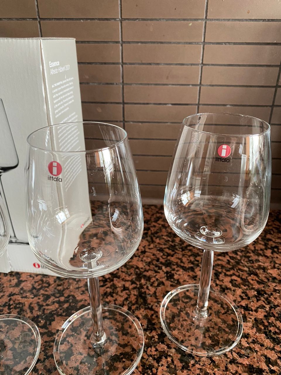 Iittala viinilasit tarralla 4 kpl