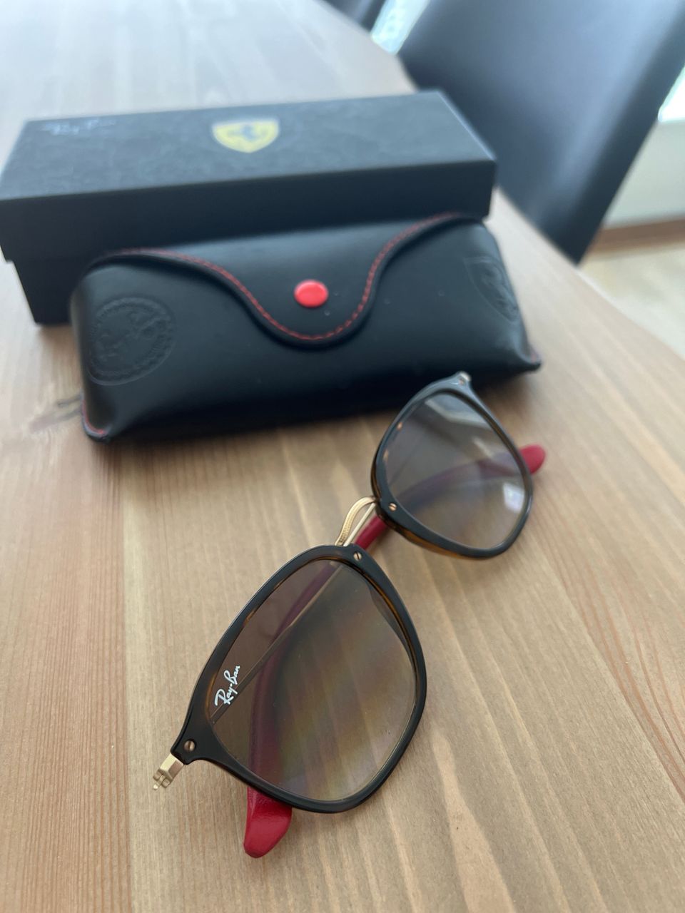 Ray Ban Ferrari aurinkolasit