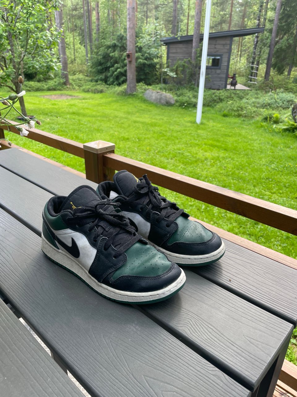 Nike musta valko vihreät kengät