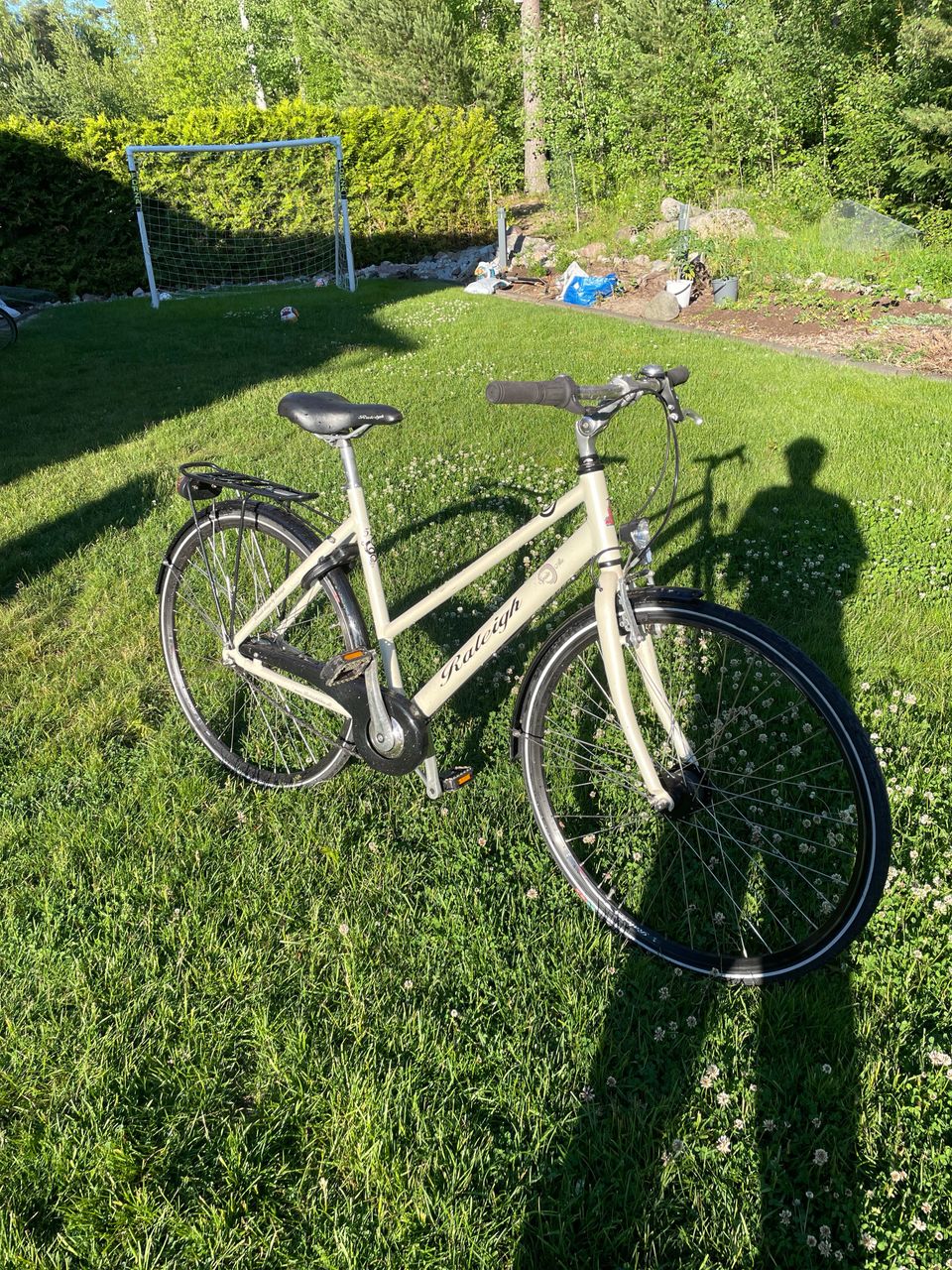 Raleigh 7- vaihteinen 27" pyörä