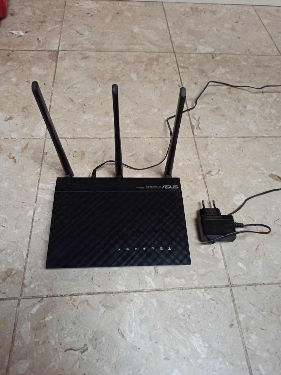 Asus DSL-AC51 ADSL/VDSL reititin