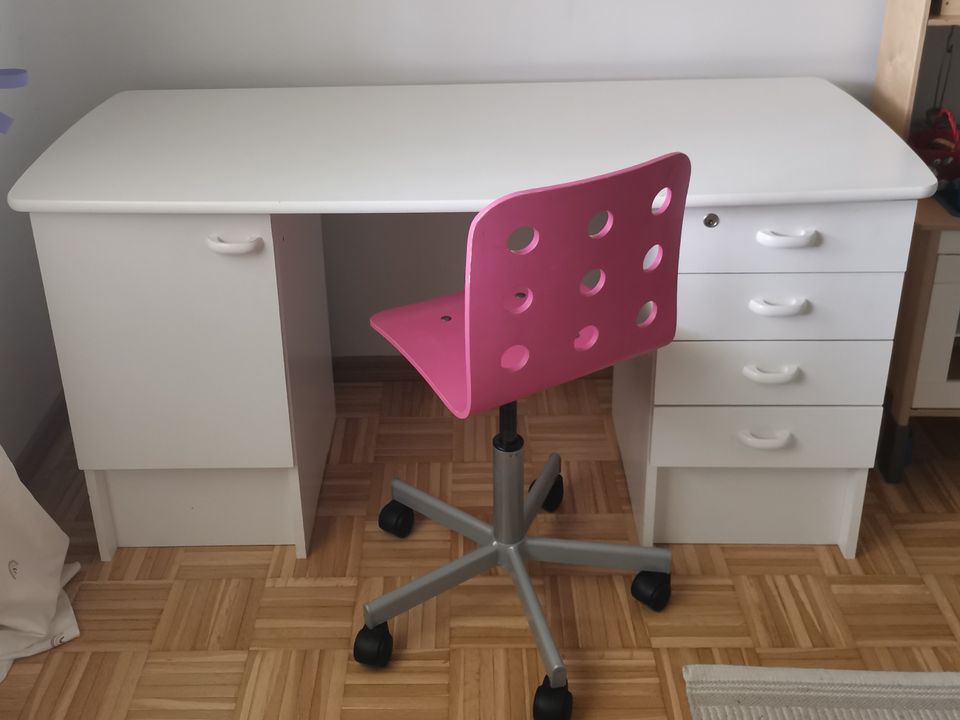 Kirjoituspöytä + tuoli