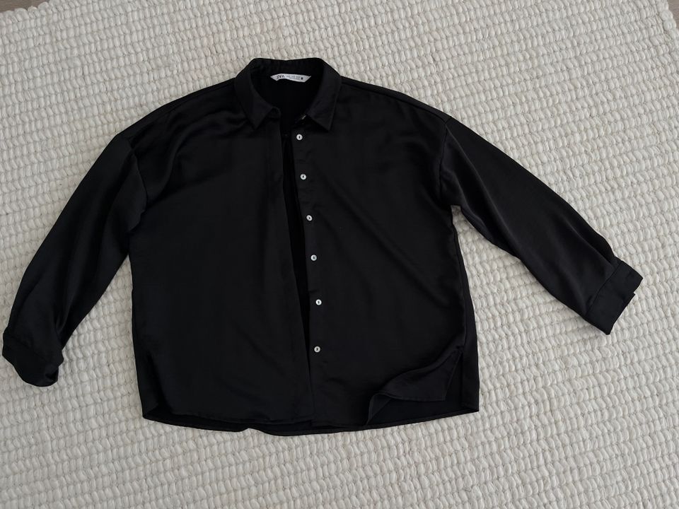 Zara musta paita satiinipaita S
