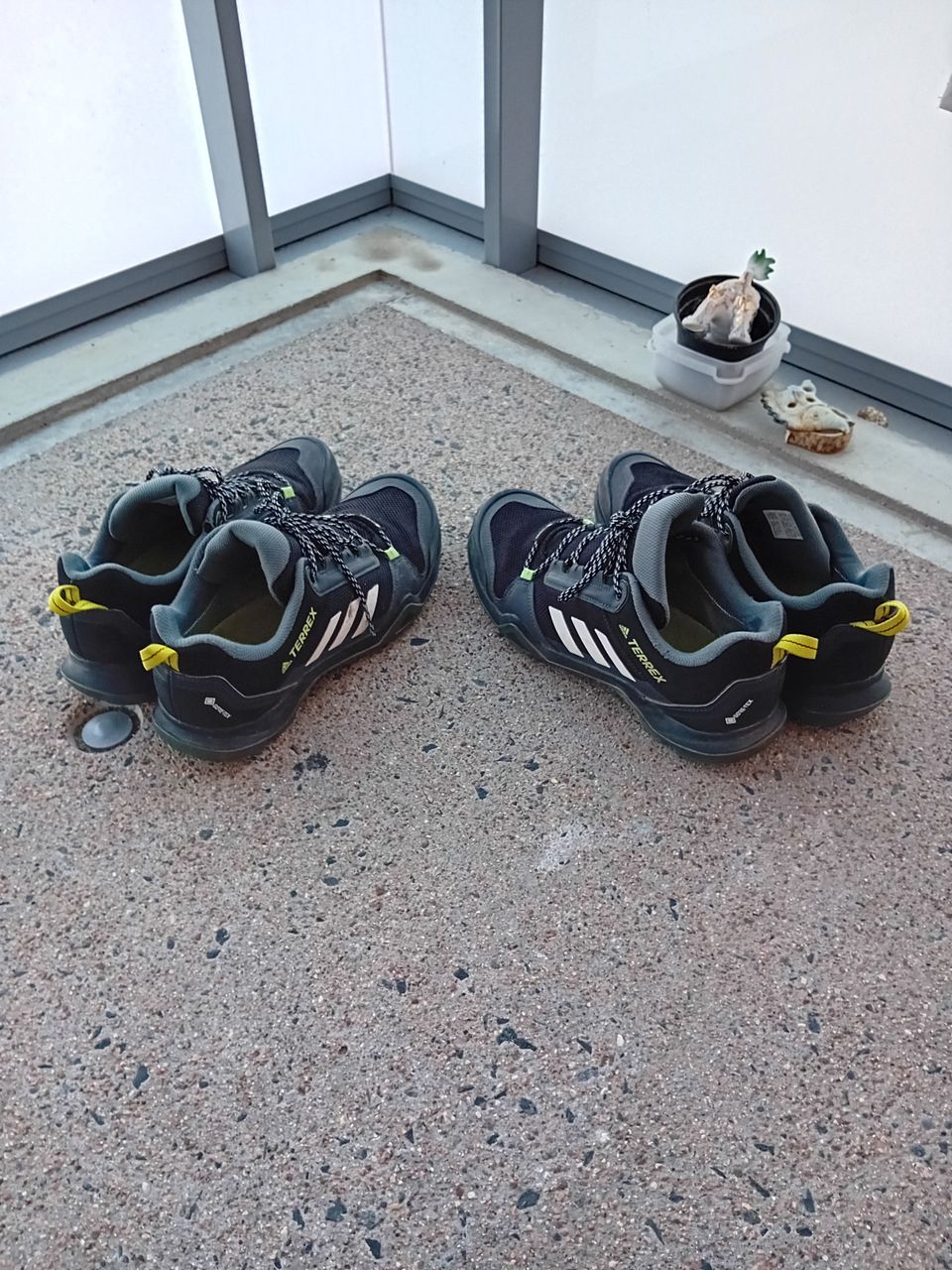 Adidas Goretex vaelluskengät Terrex koko 44