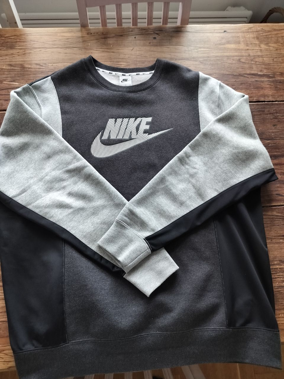 Nike collegepaita XL