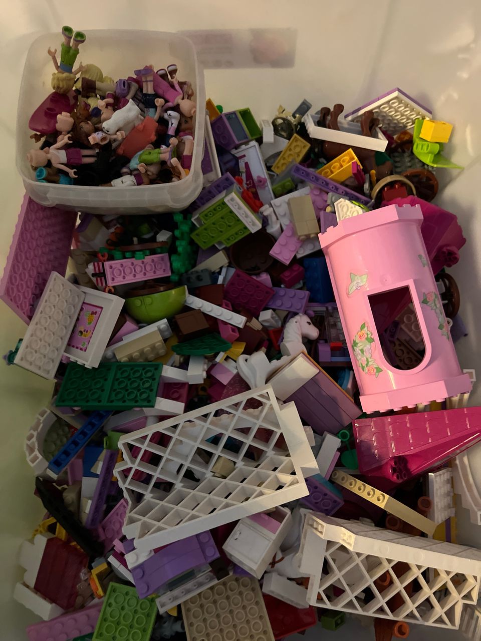 Pikku-Lego -satsi (pinkkejä, liloja, vihreitä jne.)