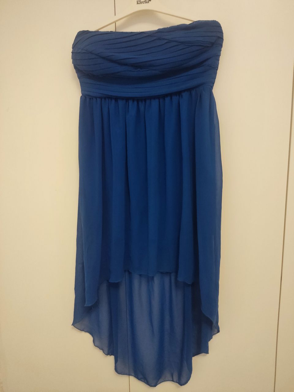 Myydään Vilan sininen mekko