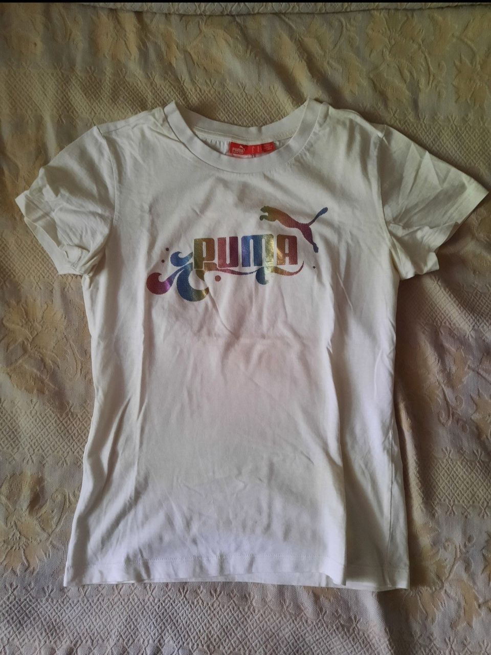 Puma sateenkaari logo T-paita. Koko n.S