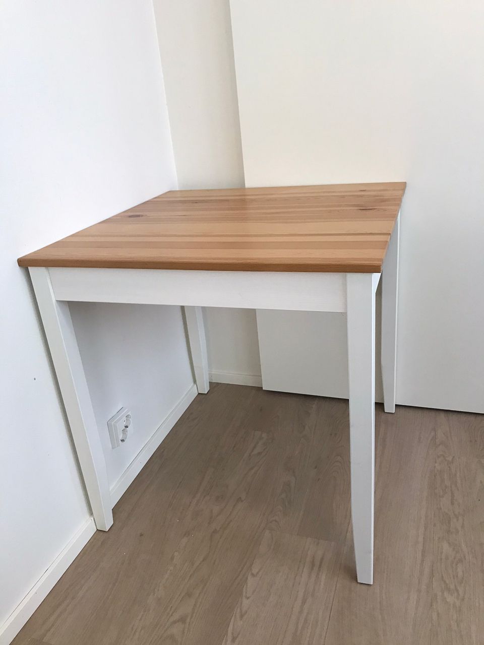 IKEA Ruokapöytä 75*75 cm (puu)