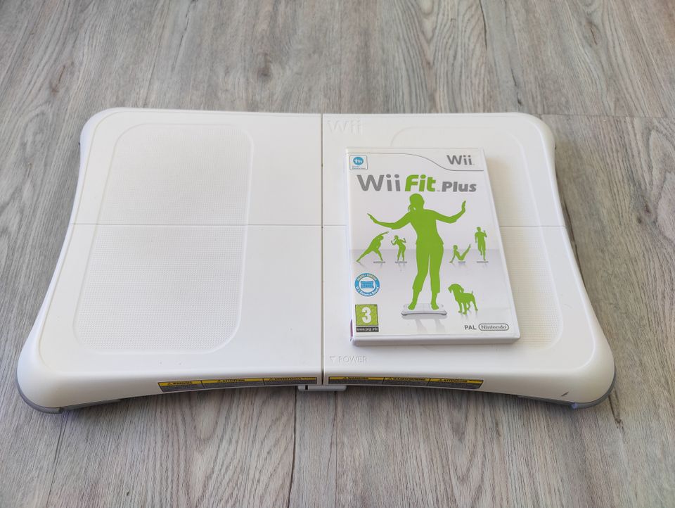 Nintendo Wii Fit Plus & Balance Board