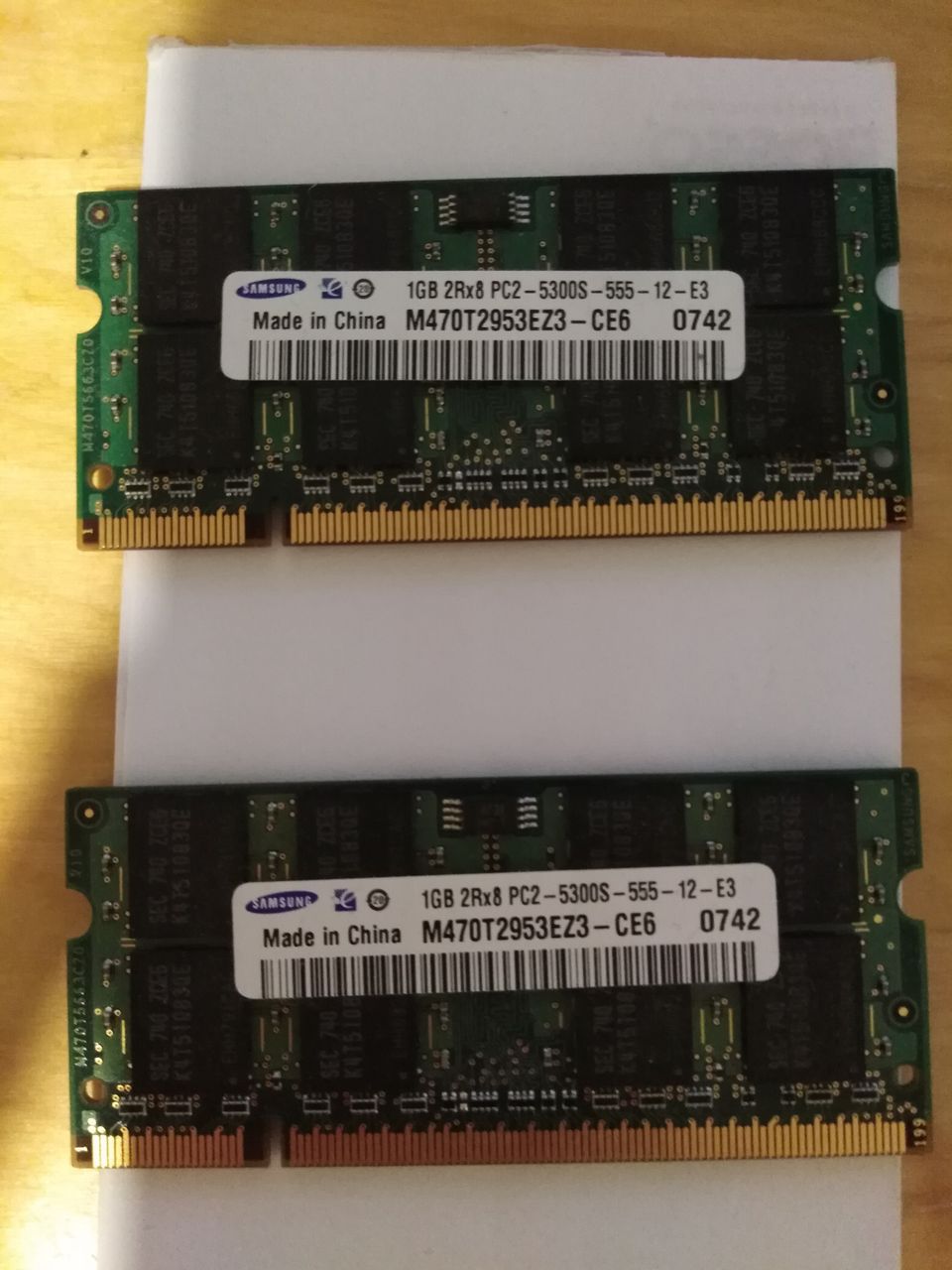 Samsung 1GB DDR2 M470T2953EZ3-CE6