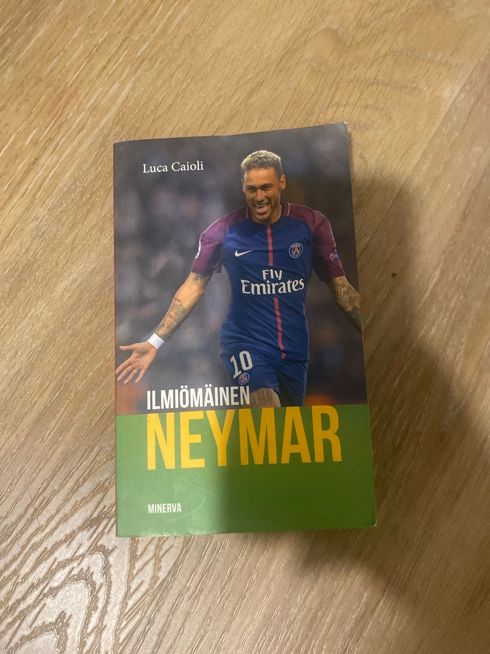 Neymar kirja