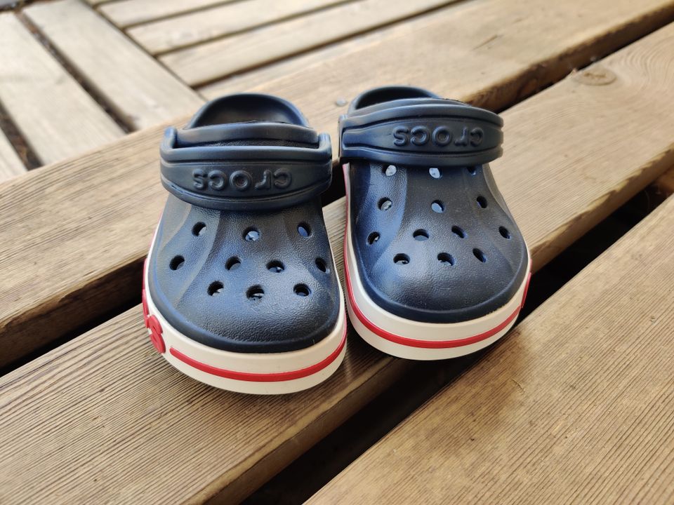 Crocs sandaalit