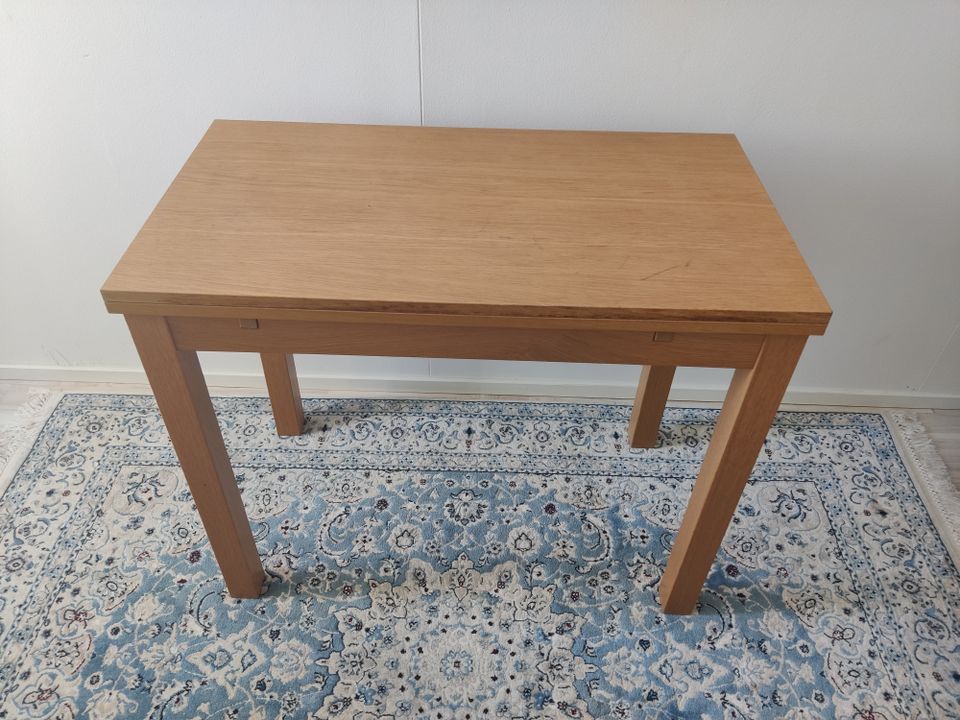 Ikean jatkettava pöytä