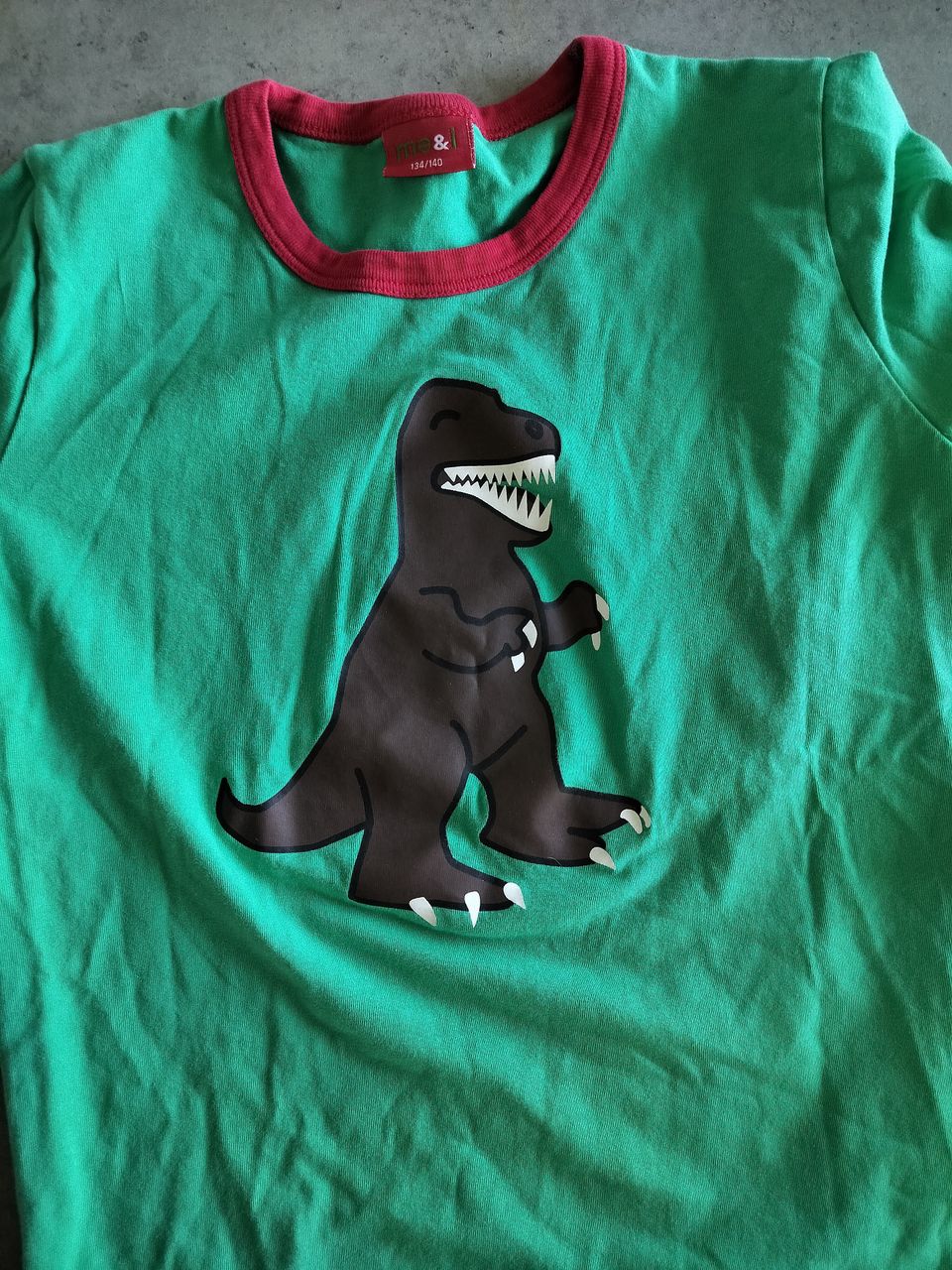 Me I paita dinosaurus kuviolla 134koko