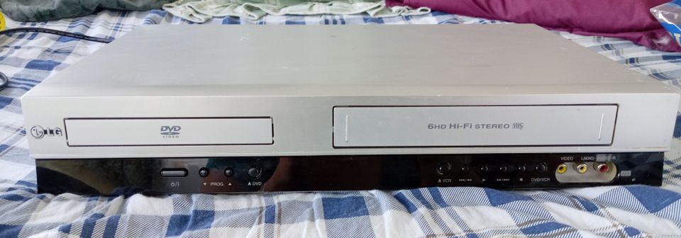 LG DVD/VHS soitin