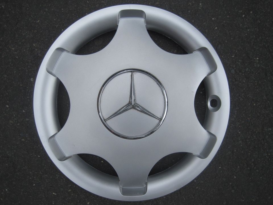 Mercedes Benz alkuperäiset pölykapselit 15" 4kpl