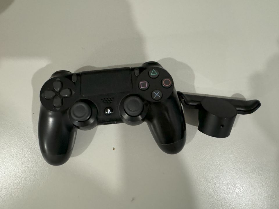 PS4 Dualshock4 ohjain ja Back Button Attachment lisänapit
