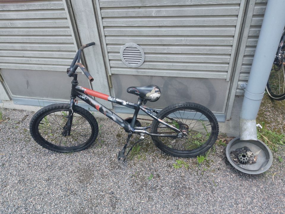 BMX pyörä