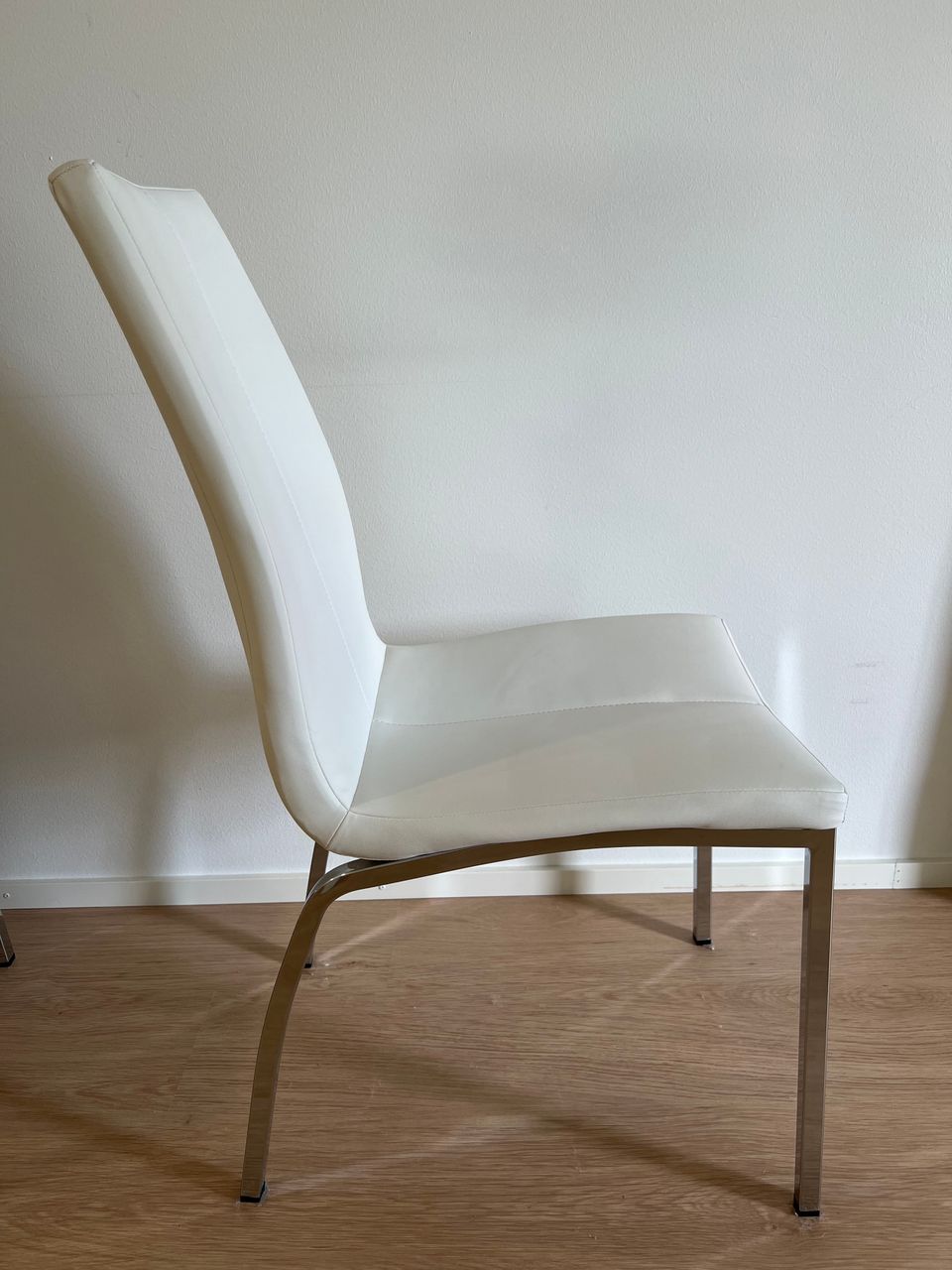 4kpl valkoinen tuoli