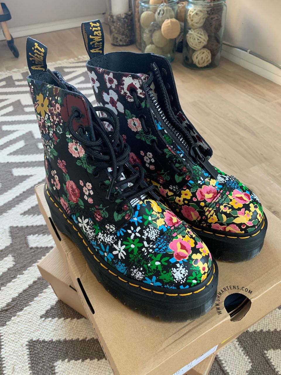 Dr. Martens kukkamaiharit sinclair platform