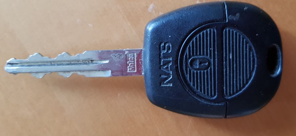 Nissan Primera keskuslukitus avain