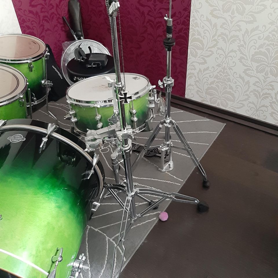 Hihat teline ja crash teline sonor pearl