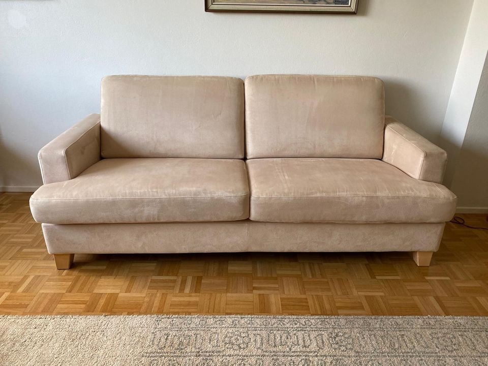 3-istuttava siisti beige sohva