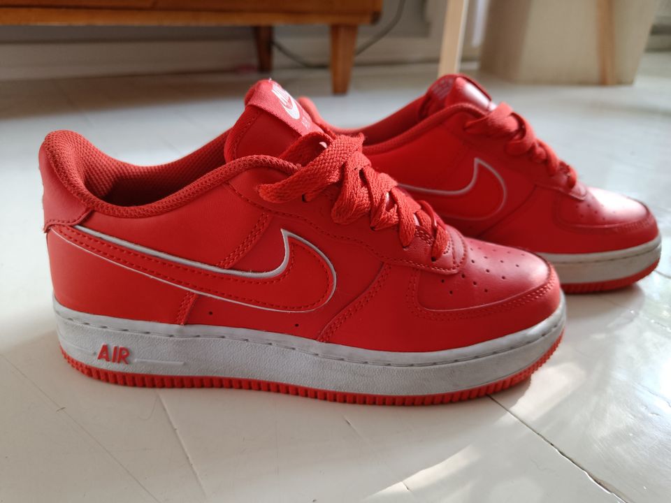 Nike AF1 oranssi