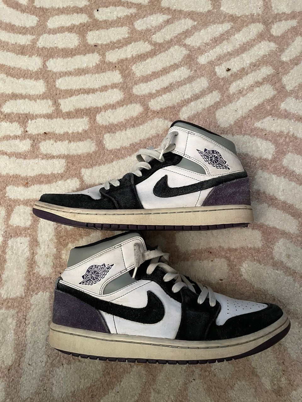 Air jordan 1 mid purple