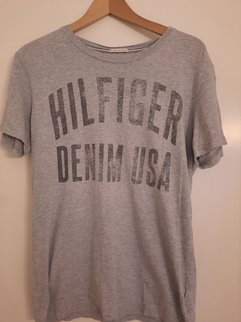 Miesten Hilfiger t-paita