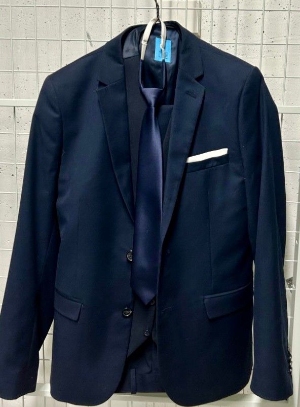 Tummansininen C46 slim fit puku (takki, liivi, housut, solmio)