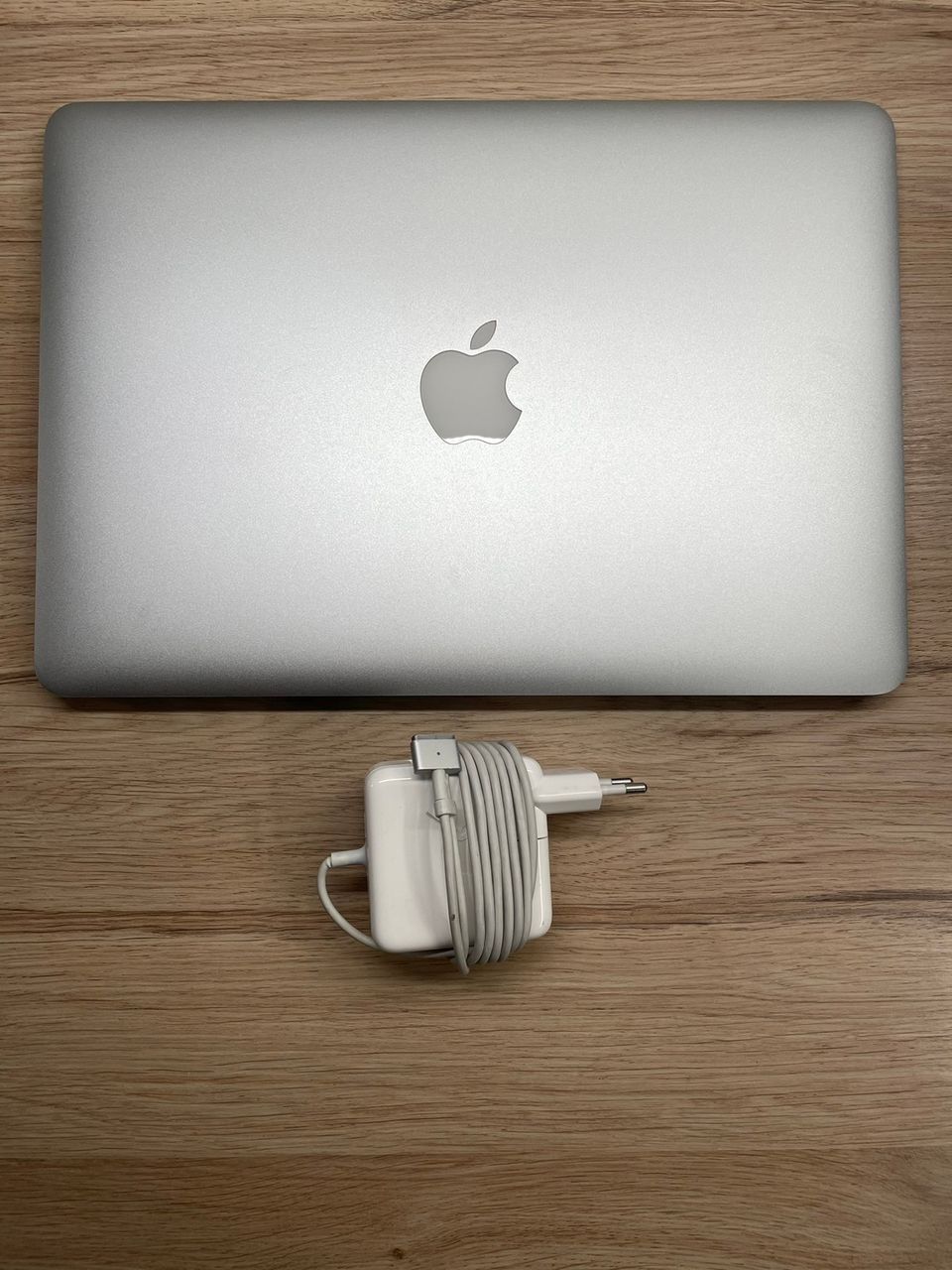 Macbook Air 128 GB (Model A1466)