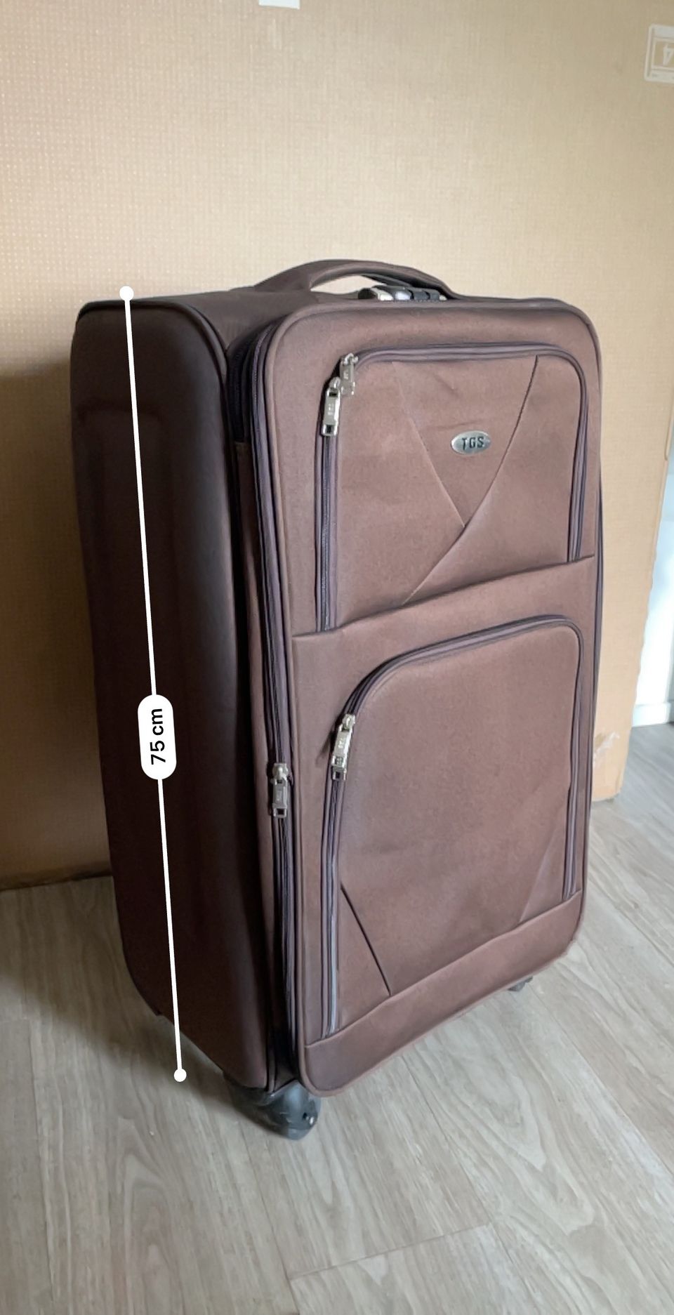 Lightweight travel luggage / suitcase - Matkalaukku