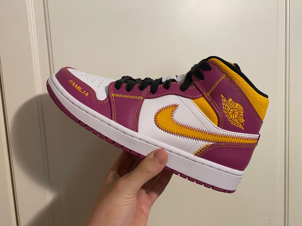 Nike Air Jordan 1 mid ”Day of the dead” koot 40.5-42.5