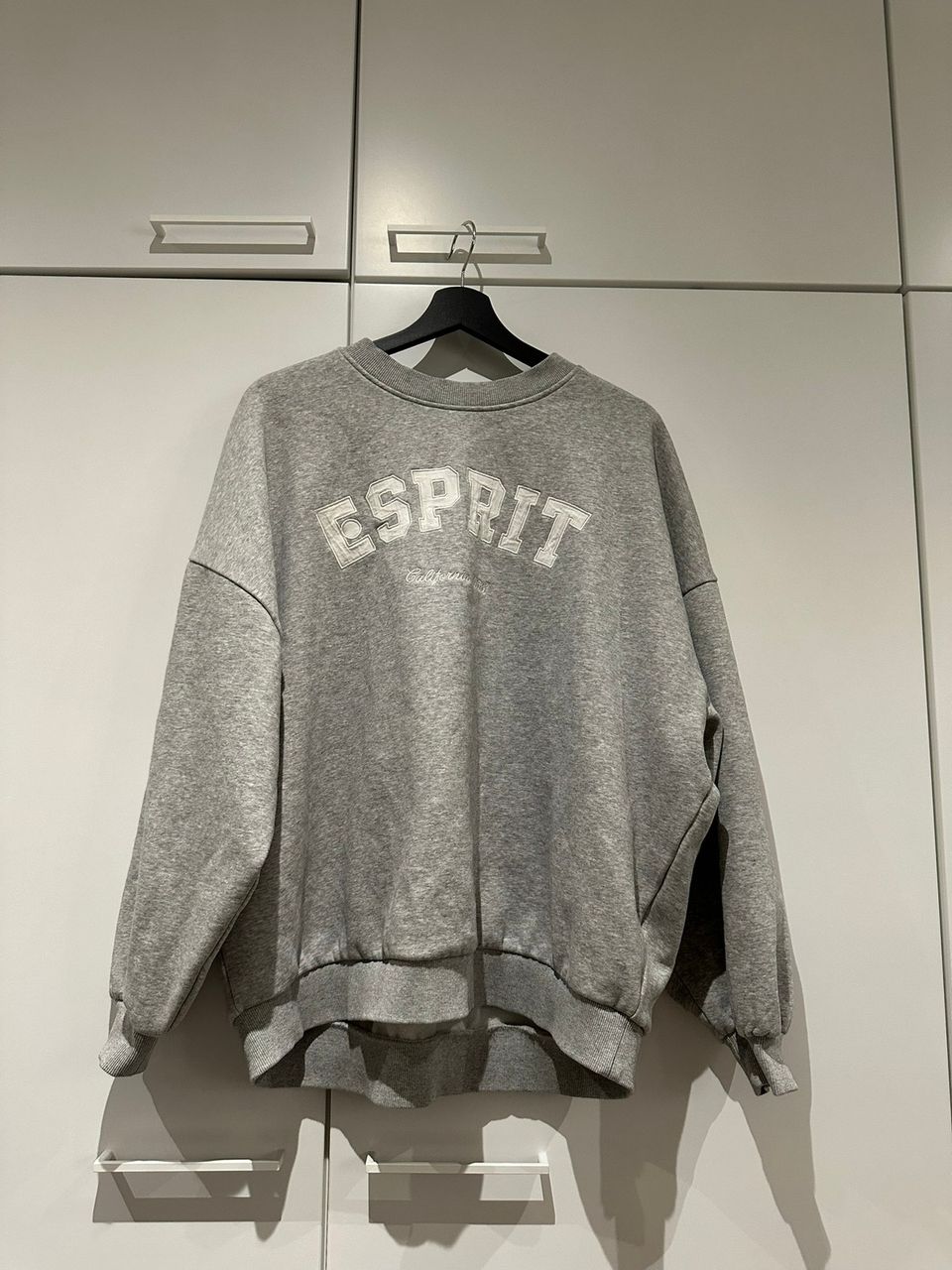 Esprit oversize collegepusero