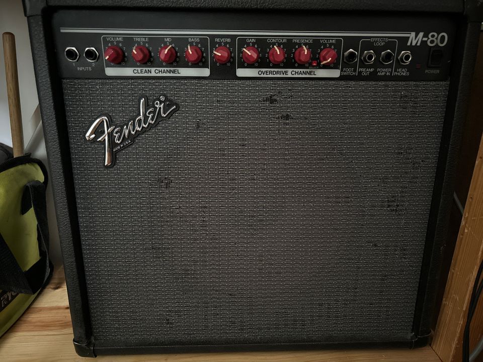 Fender m-80 vahvistin
