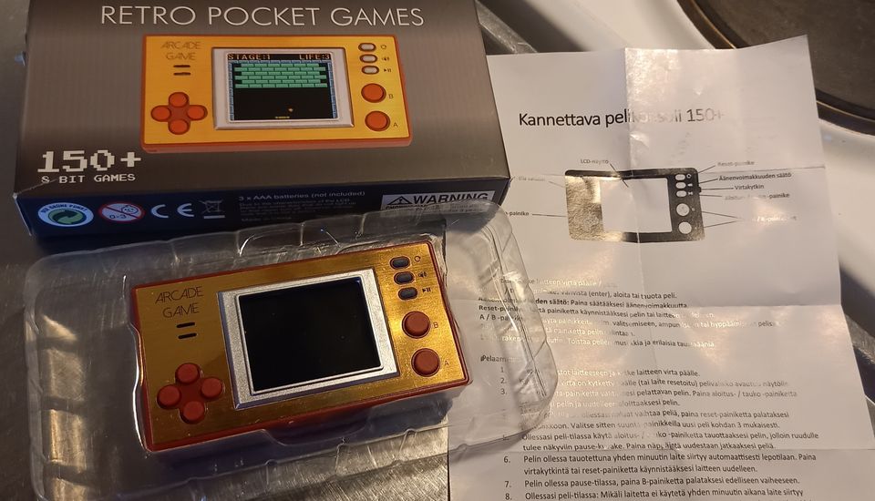 Retro Pocket Games 150+ peliä