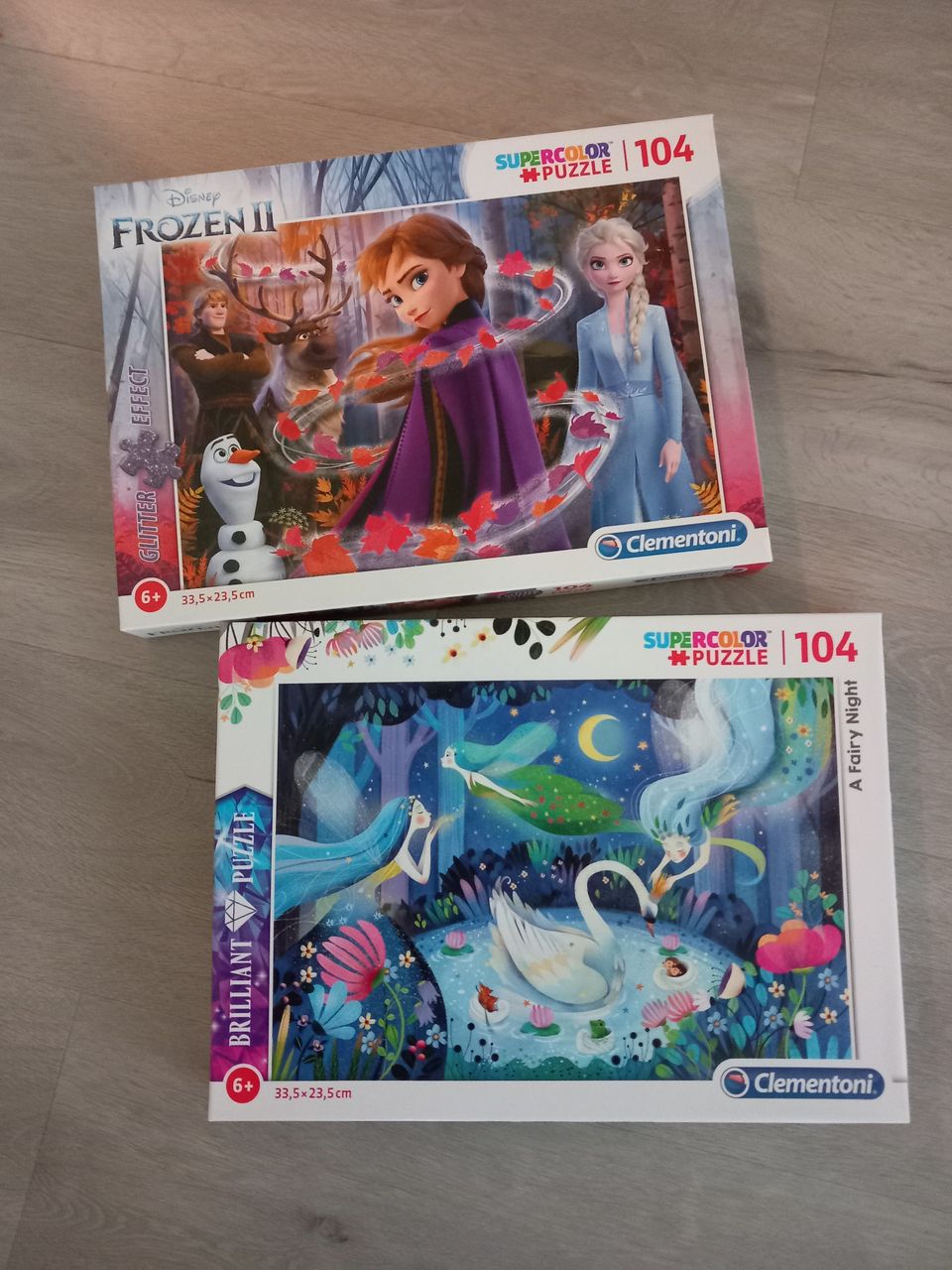 2 kpl palapelejä Disney ja Clementoni