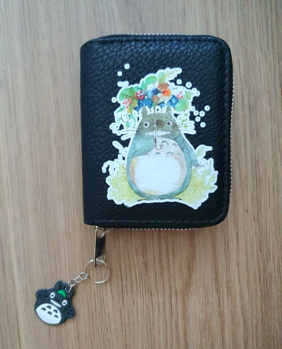 Totoro-lompakko avaimenperällä