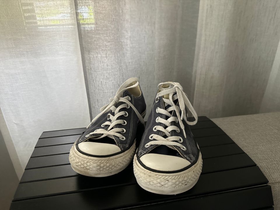 Siniset Converse sneakers kengät
