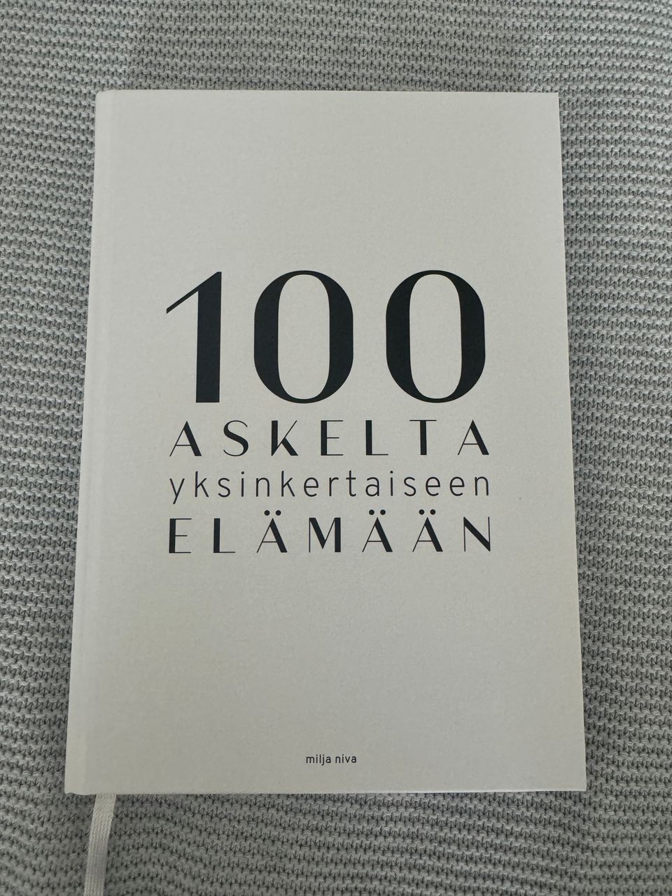 100 askelta yksinkertaiseen elämään kirja